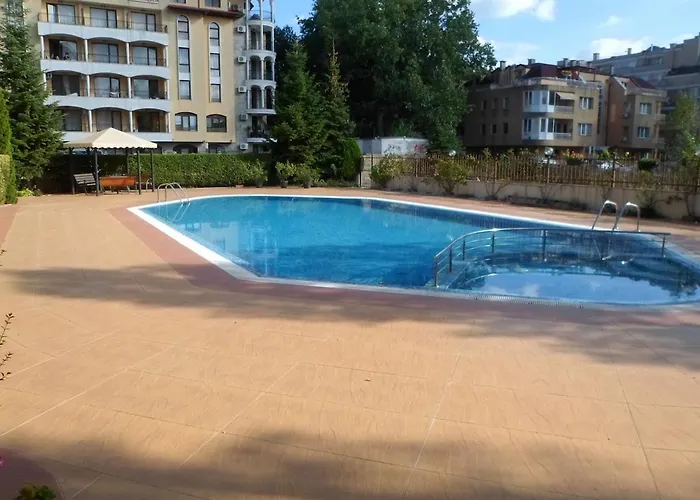 Апартамент Le Summer Breeze Слънчев бряг